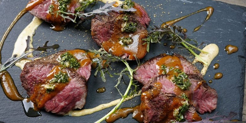 【記念日や接待に！】プレミアムコース飲み放題付き　名物料理を贅沢に堪能