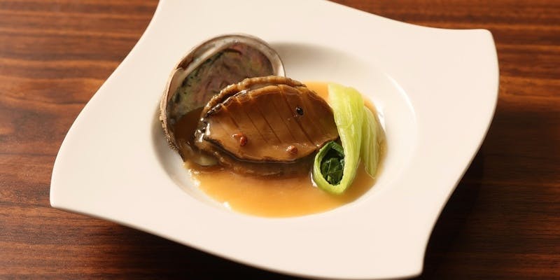 鮑の煮込みメインの道産食材を味わうシェフおすすめコース