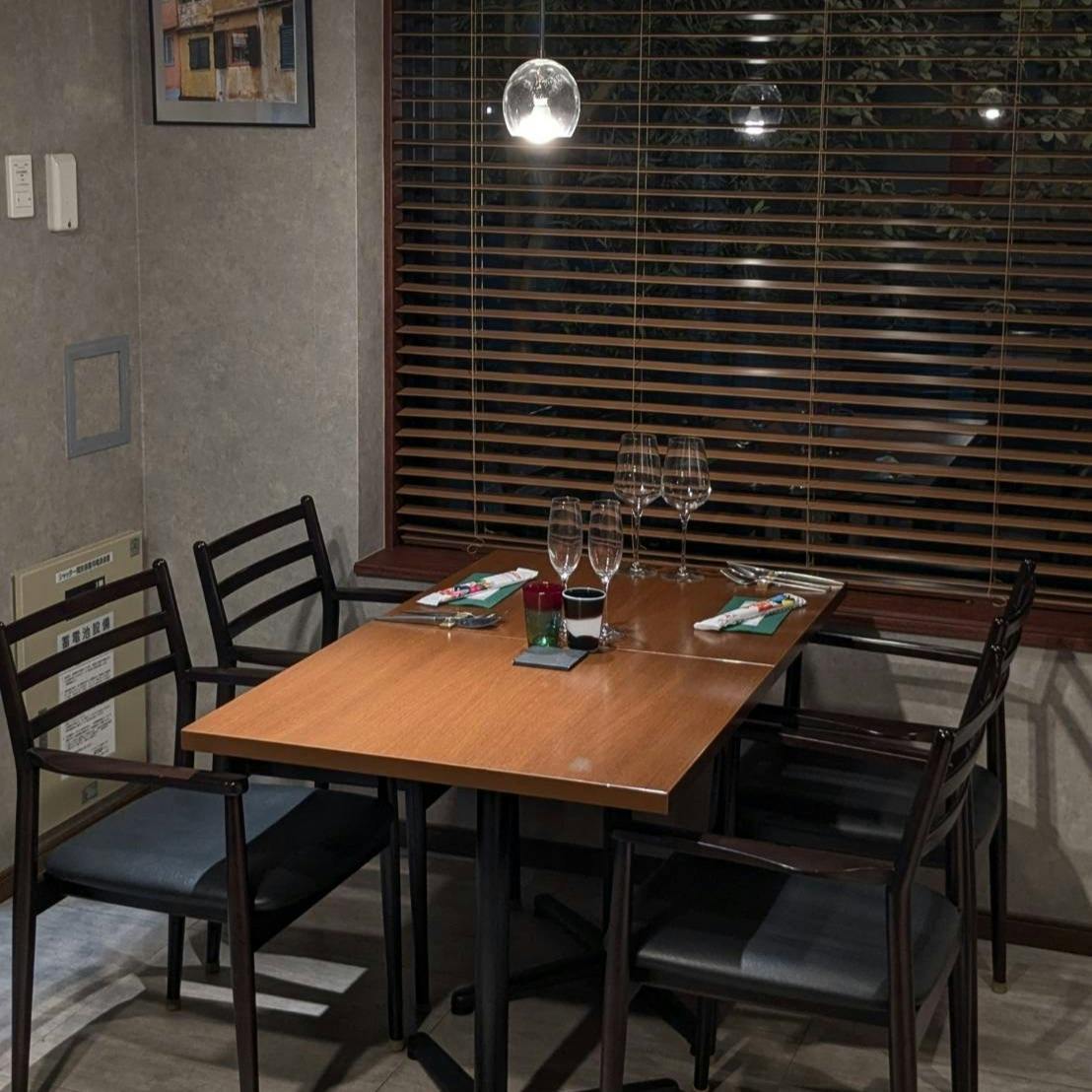 落ち着いた雰囲気の店内