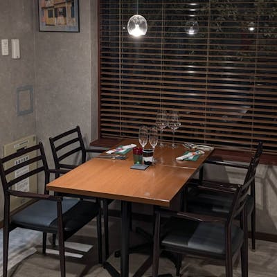 落ち着いた雰囲気の店内