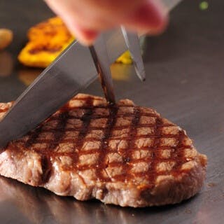 五感で楽しむ鉄板焼きエンターテイメント