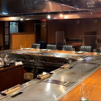 落ち着いた雰囲気の店内