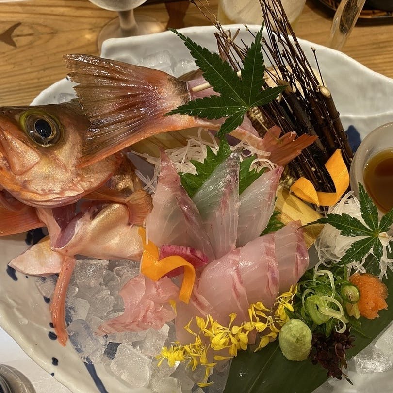 魚屋が目利きした新鮮な魚介類を使用