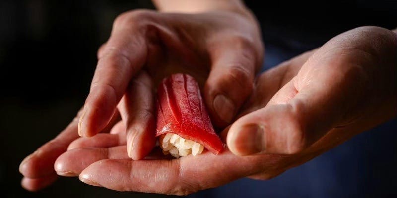 【鮨】 全18品6600円 旬菜旬魚と酒肴、鮨11貫コース