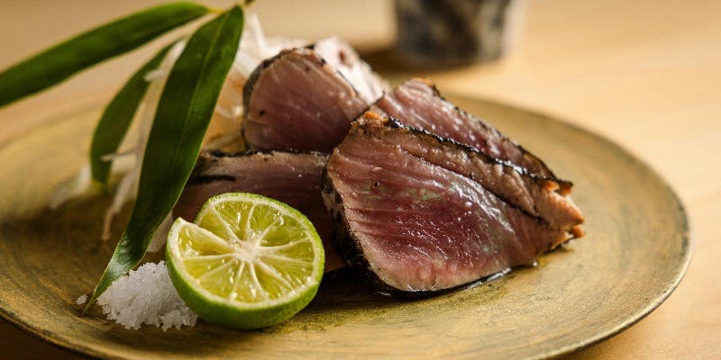 【鮨ト和食】全17品8800円 炭焼魚と和牛、極鮨5貫コース