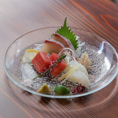 新鮮な海鮮を使った多彩な和食メニュー