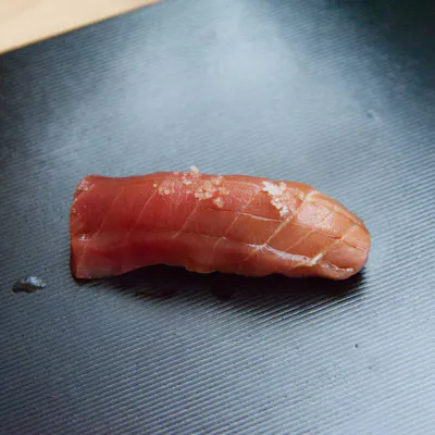 一期一会の地魚に酔いしれる鮨体験