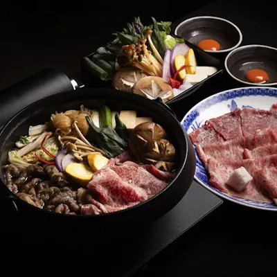 牛肉の「サシ」の最高位12てん(点)を使用
