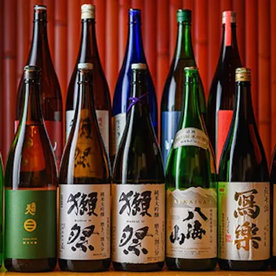 厳選された日本各地の美味しい地酒を堪能