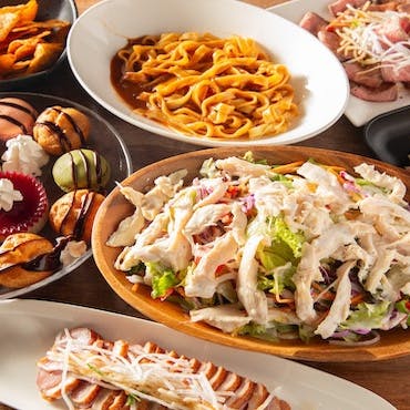 お酒の味を引き立てるフードメニュー