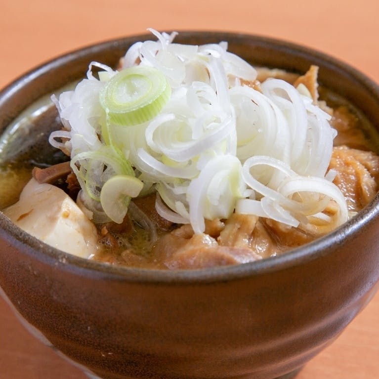 新鮮な食材を活かした一品料理も充実