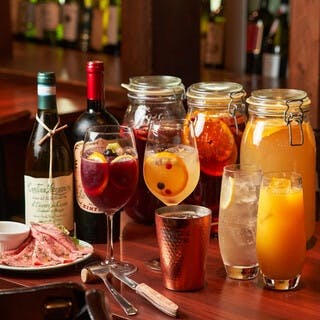 肉に合う！30種のボトルワインや、ドリンク。お得なコースも◎