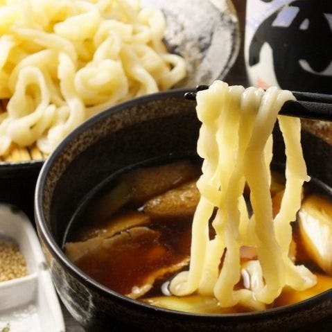自家製麺の強いコシと風味豊かなつけ汁
