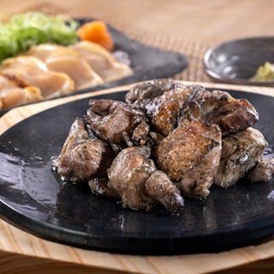 宮崎直送の新鮮な地鶏を使用