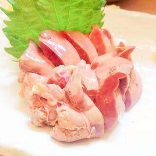 新鮮なレバー刺し