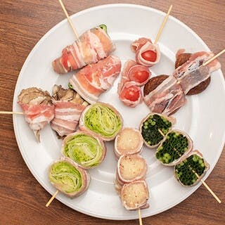 彩り豊かな逸品串「豚バラ野菜串巻き」