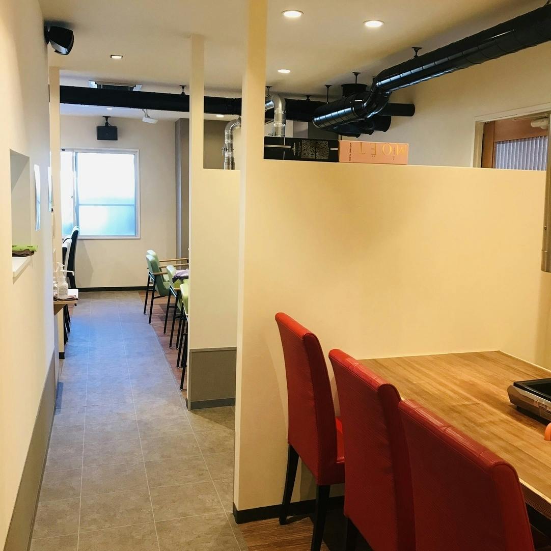 落ち着いた雰囲気の店内