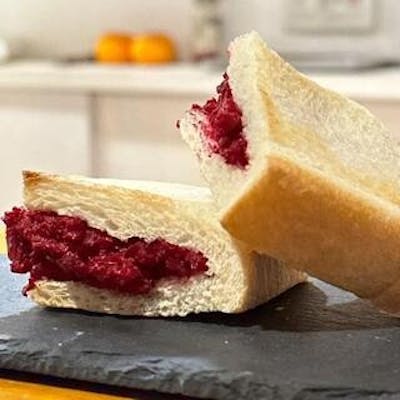 ビーツサンドとロゼの絶妙なペアリング