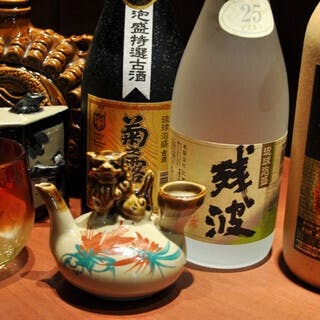 新鮮な刺身と豊富な日本酒