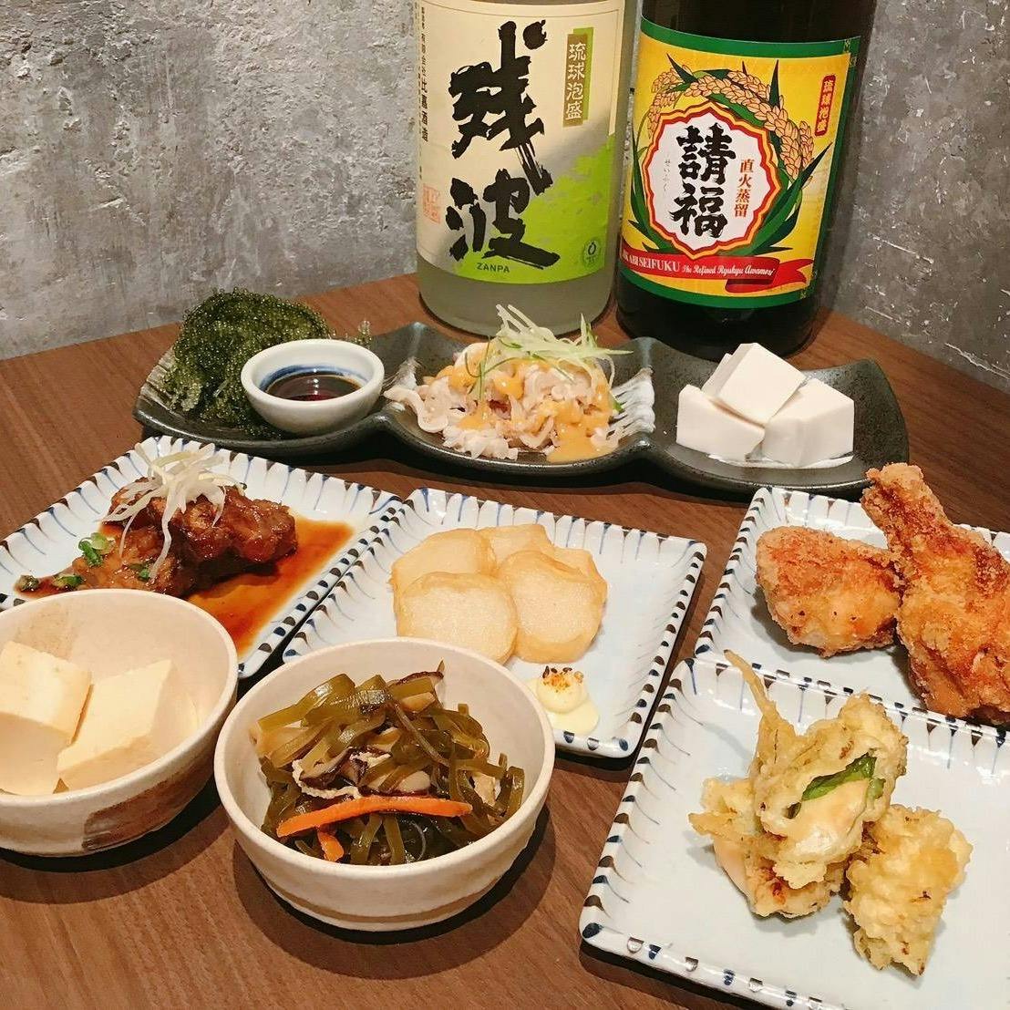 豊富な泡盛と沖縄の地酒