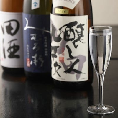 30種類以上の希少な日本酒を390円から提供