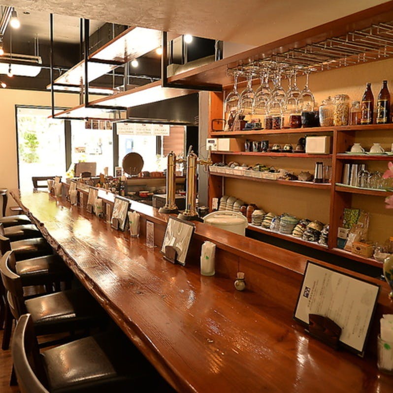 落ち着いた雰囲気の店内