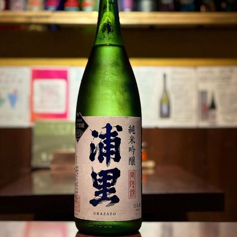 豊富な地酒とともに味わう