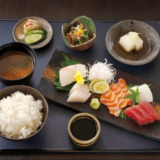 地元食材を活かしたお食事処