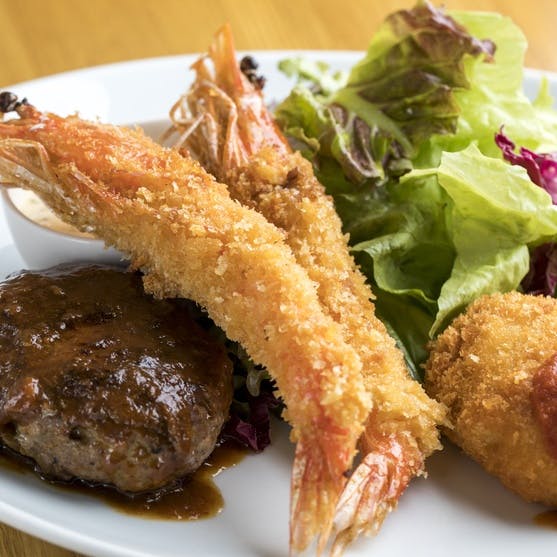 自家製ハンバーグのジューシーな味わい