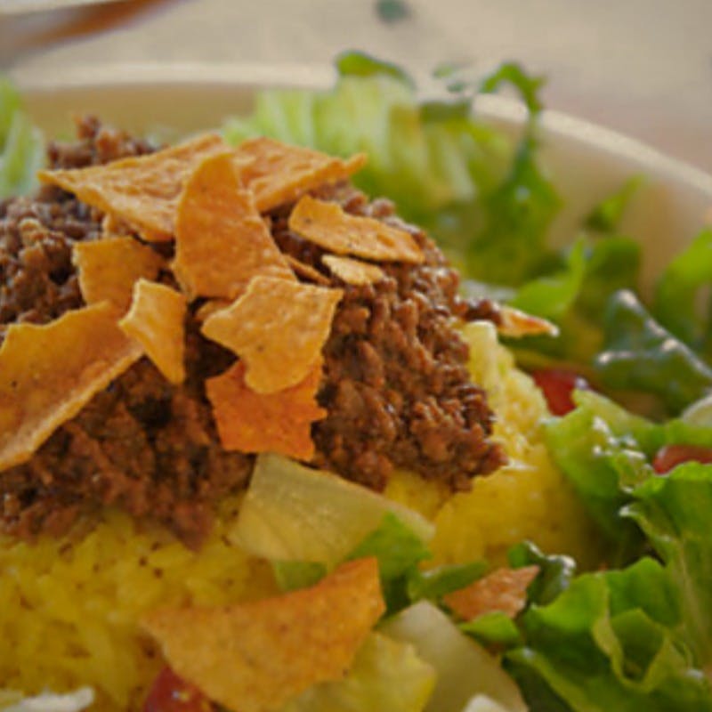 豊富なドリンクメニューと美味しい料理