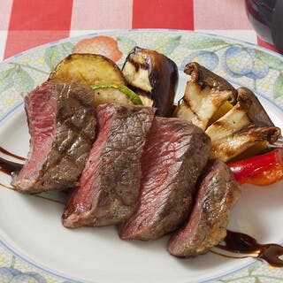 自家製にこだわる肉料理の数々