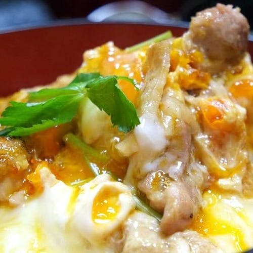 地元食材を活かした絶品親子丼