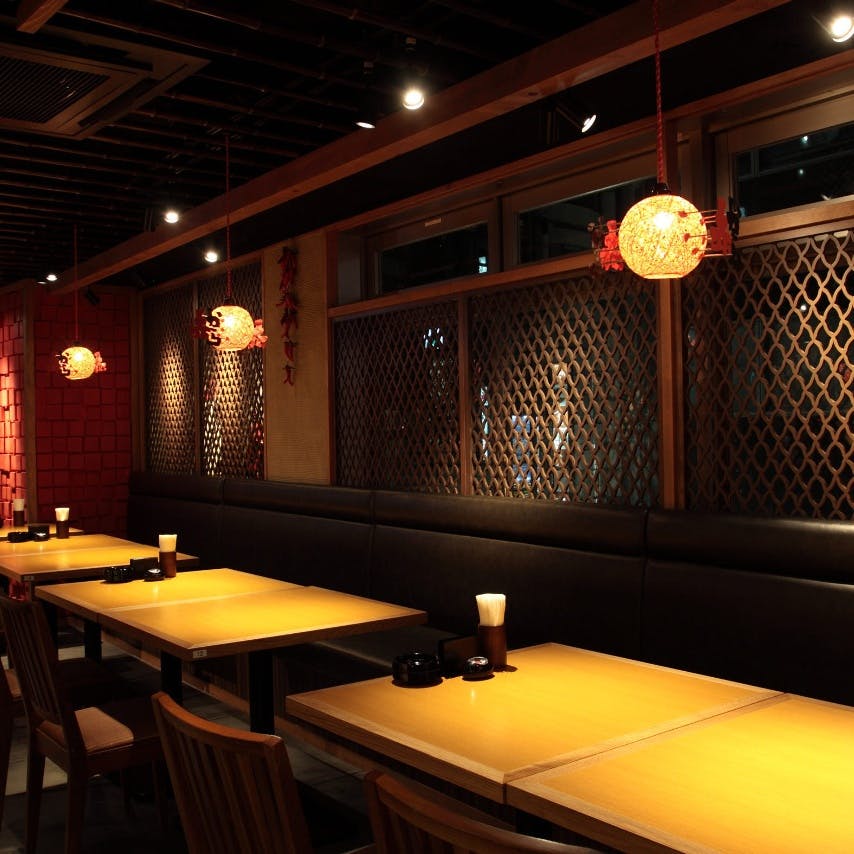 落ち着いた和風の店内