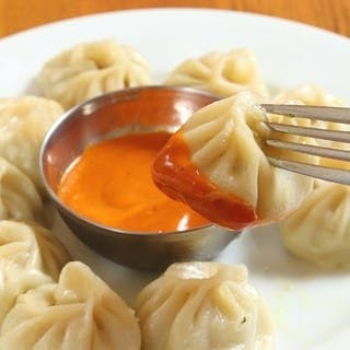 ネパールの蒸し餃子「モモ」を堪能