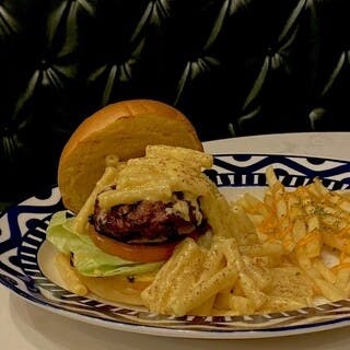 ボリューム満点　定番から写真映えバーガーまで