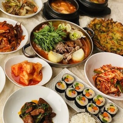 韓国とネパールの伝統料理を一度に堪能