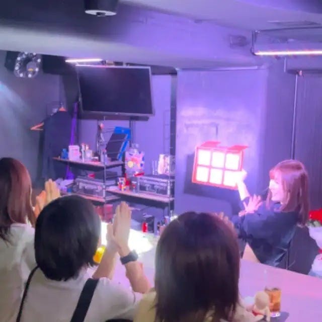 目の前で繰り広げられるマジックショー