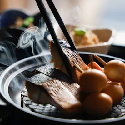 季節のチップで燻した自家製燻製