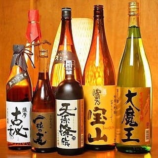 九州各地の地酒と本格焼酎を豊富に取り揃え