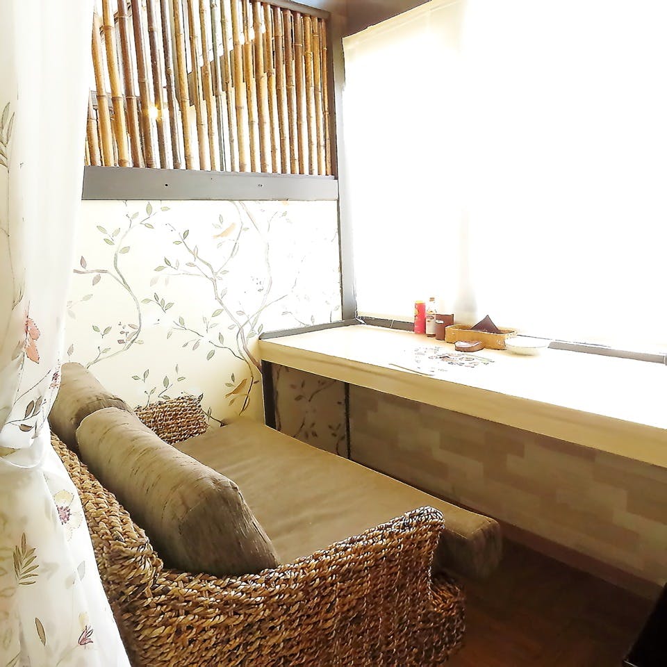 広々とした快適な店内空間