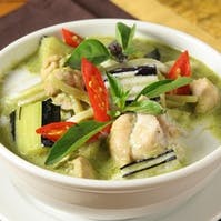 本場の味を再現した多彩なメニュー