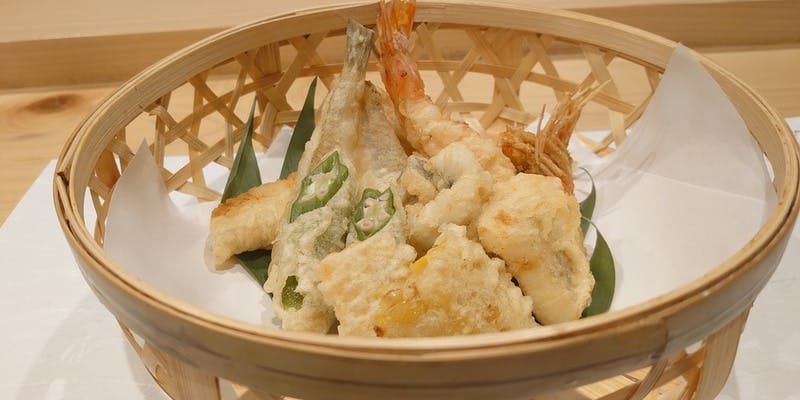 鮮魚をお造りと握りで豪華に堪能、観光や接待など特別なご利用にもお勧めコース