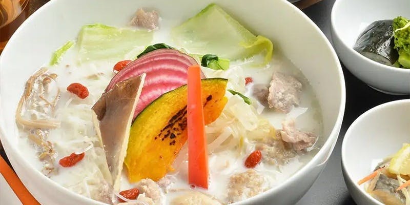 【ランチタイム限定】3種類の薬膳スープで食べるお鍋コース