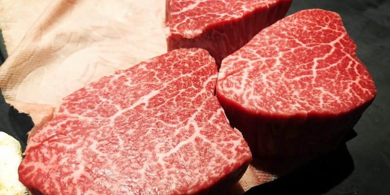 【強烈プラン】シャトーブリアン＆サーロイン、二大銘柄牛を食べ比べられる贅沢コース