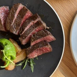 A5ランク和牛、漁師直送の鮮魚…こだわりの自家製料理を心ゆくまで