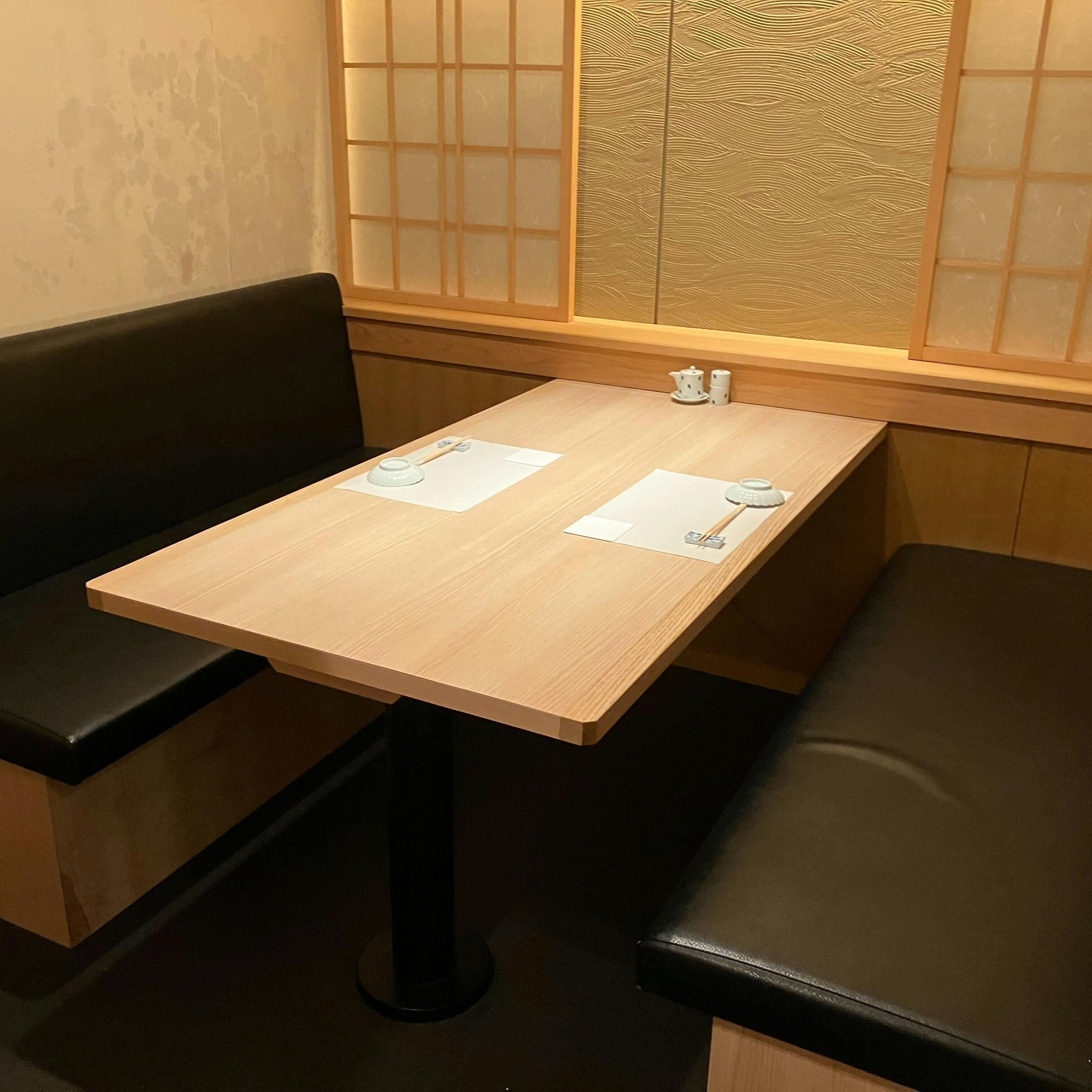 落ち着いた大人の雰囲気の店内