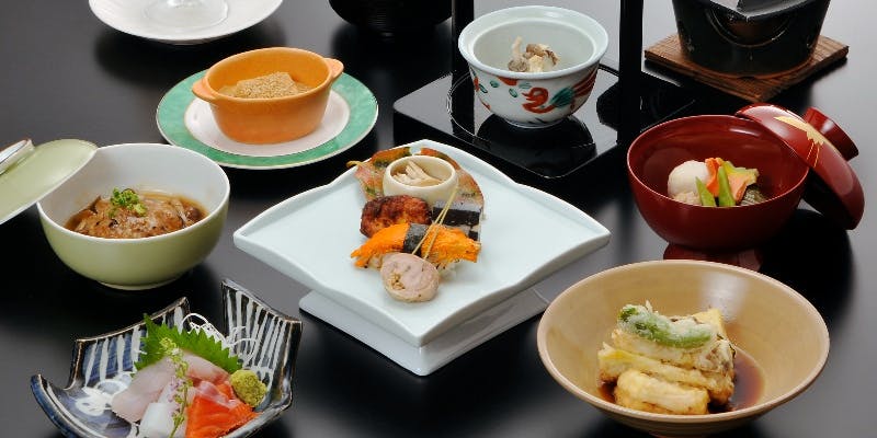 【山里旬膳】冬味コース　料理8品6000円【120分飲み放題付き】＋きのこ鶏肉黒豆糀焼と白味魚のかぶら蒸し入