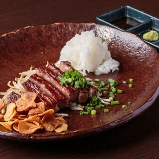 黒毛和牛の鉄板焼きと新鮮な海鮮を堪能