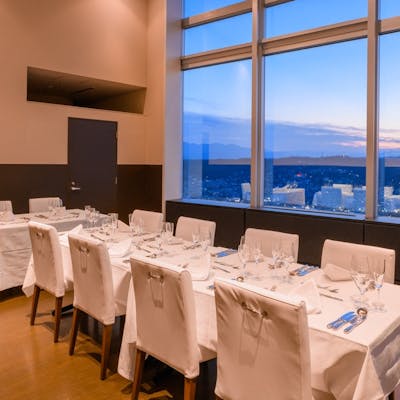 高崎市街を一望できる絶景のロケーション