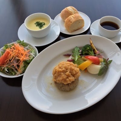 地元食材を活かした多彩なメニュー